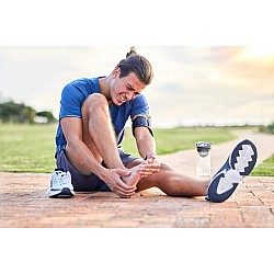 Causas comunes de dolores musculares y articulares en deportistas y personas mayores